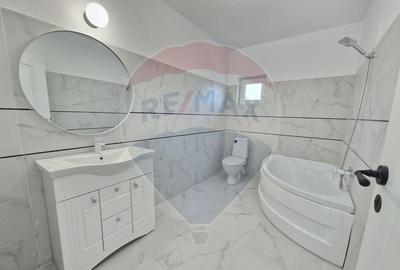 Casă cu 6 camere cu Teren 400 Mp în Corbeanca