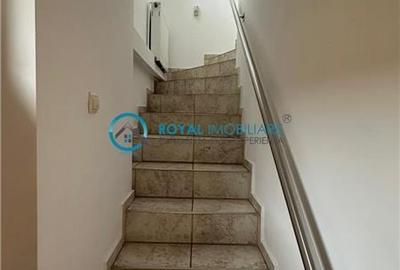 Casă individuală cu 6 camere cu Canalizare în Democrației - 23