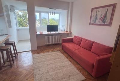 PIATA KOGALNICEANU **GARSONIERA RENOVATA SI MOBILATA NOU**BLOC '60 FARA RISC - 1