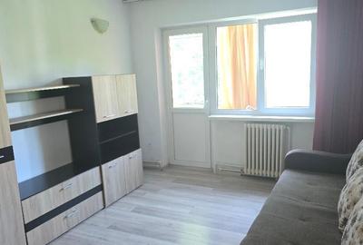 Apartament cu 2 camere semidecomandat în Piața Centrală