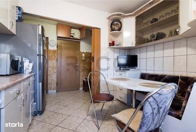 Apartament cu 3 camere decomandat în Rogerius