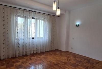 4 camere - Armeneasca - locuinta/birouri - 2