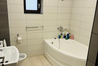 Apartament cu 3 camere decomandat în Central - 3