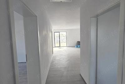 Casă cu 3 camere cu Teren 350 Mp în Central