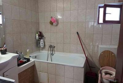 Casă cu 4 camere cu Teren 1700 Mp în Gepiu - 2