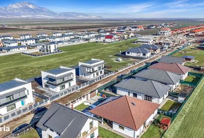 Casă cu 4 camere cu Canalizare în Cristian - 4