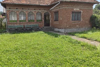 VAND CASA IN CAPU Piscului Godeni judetul Arges - 1