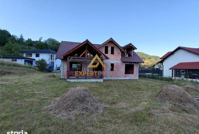 Casă cu 4 camere cu Teren 828 Mp în Tăuții-Măgherăuș
