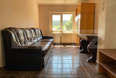 Apartament cu 3 camere semidecomandat, mobilat în Baciu