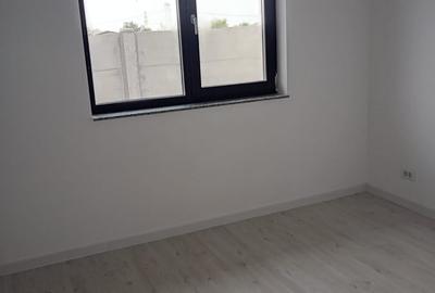 Casă cu 4 camere cu Teren 400 Mp în Clinceni - 3