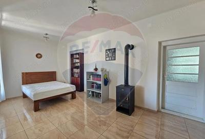 Casă cu 2 camere cu Teren 719 Mp în Central - 11
