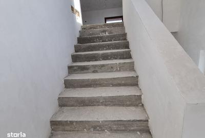 Casă cu 4 camere cu Teren 700 Mp în Valea Adâncă - 3