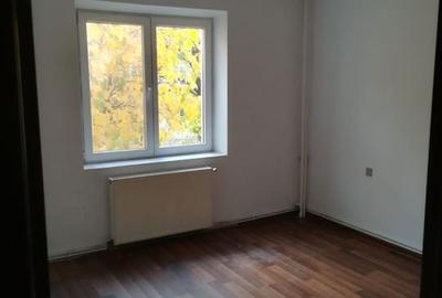 De vanzare Apartament 3 camere Bobocica Vitan - 3