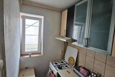 Garsonieră semidecomandată în Micro 3 - 6