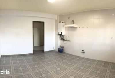 Casă cu 6 camere cu Teren 445 Mp în Răzvad - 9