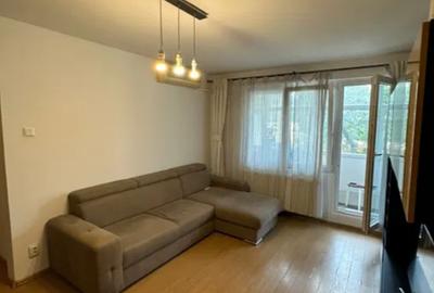 Apartament cu 2 camere semidecomandat, mobilat în Colentina