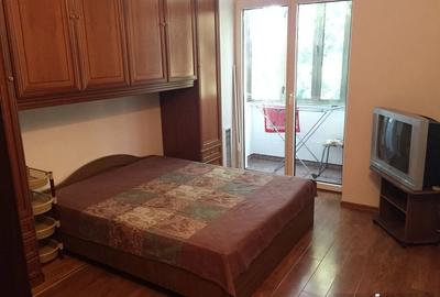 Garsonieră decomandată în Rahova