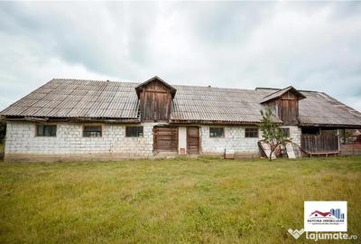 Casă cu 5 camere cu Teren 1490 Mp în Batoș - 2