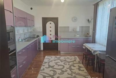 Casă cu 5 camere cu Teren 1600 Mp în Moara - 1