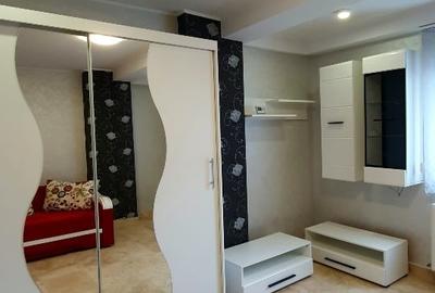 Garsonieră decomandată, mobilată în Unirii - 2