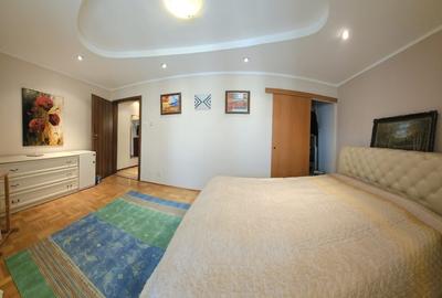 Apartament cu 3 camere semidecomandat, mobilat în Nerva Traian