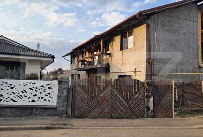 Casă cu 7 camere cu Teren 600 Mp în Sângeorgiu de Mureș