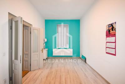 Apartament cu 8 camere în Central - 15