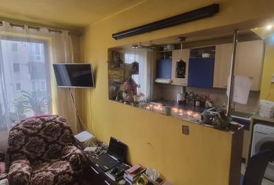 Apartament cu 3 camere semidecomandat în Central - 2