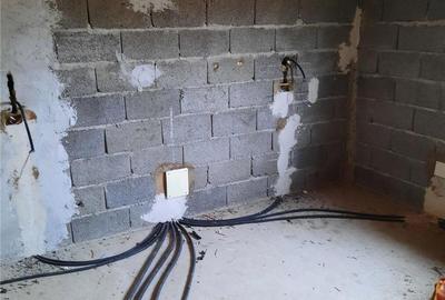 Casă cu Teren 5000 Mp în Central - 8