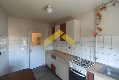 Apartament 3 camere de inchiriat Boul Rosu - 4