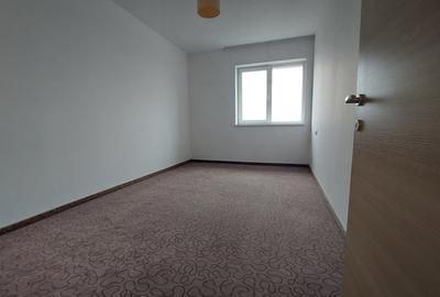 Apartament cu 3 camere decomandat în Vitan