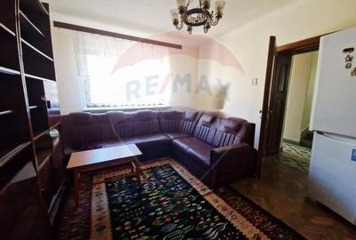 Casa / Vila  str. Ana Ipatescu S+P+1 , 5 camere , teren - 252 mp - 1