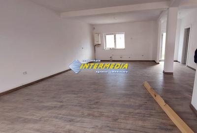 Casă individuală cu 4 camere cu Canalizare în Cetate - 7
