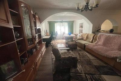 Casă cu 7 camere cu Teren 280 Mp în Periferie - 5