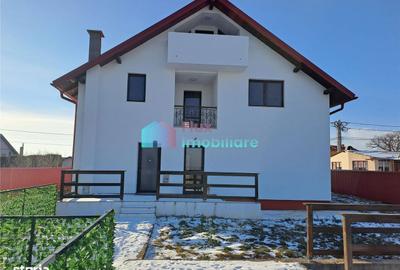 Casă cu 4 camere în Central - 1