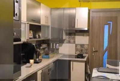 Casa,6 camere ,curte comuna in zona buna - 10