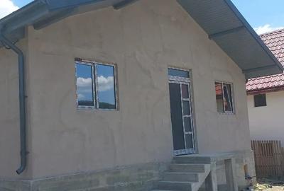 Casă cu 3 camere cu Teren 1128 Mp în Vlădești - 3