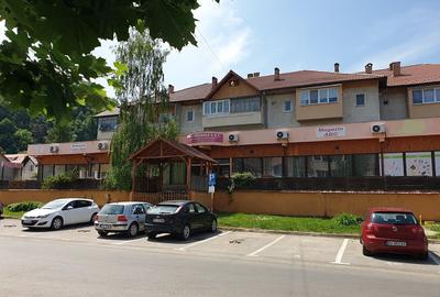 Spatiu comercial, Rasnov - Centru Nord, disponibil la vanzare sau inchiriere.