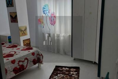 Apartament cu 2 camere decomandat, mobilat în Central