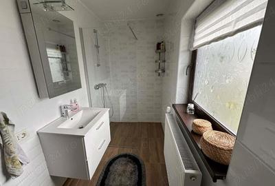 Proprietar Casa de inchiriat, 3 dormitoare, zona linistita - 2