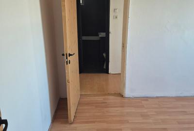 Apartament cu 3 camere semidecomandat în Giulești - 8