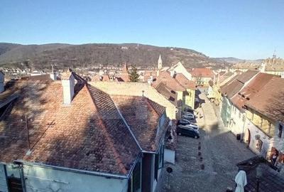 Casă cu 4 camere cu Teren 100 Mp în Central