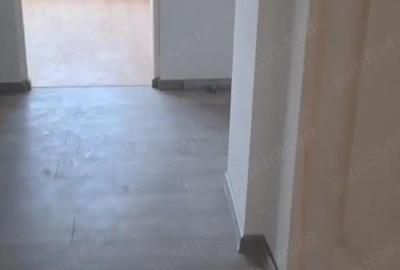 Vand apt.3cam conf.1 semidecomandat.bloc de 8 etaje Vand apt.3cam conf.1 semidecomandat.bloc de 8 etaje - 2