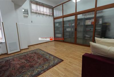 Spațiu comercial, de 232 mp, în Central - 5