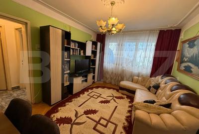 Apartament cu 3 camere semidecomandat, mobilat în Tătărași