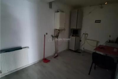 Spațiu comercial, de 42 mp, în Central - 3