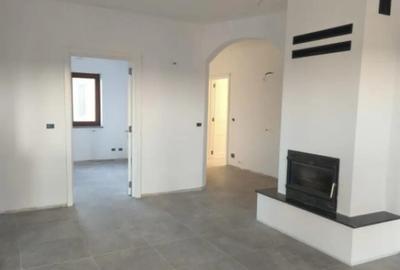 Casă cu 7 camere cu Teren 2500 Mp în Marginea - 12