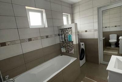 Apartament cu 3 camere în Micro 15 - 4
