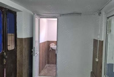 Spațiu comercial, de 40 mp, în Central - 4