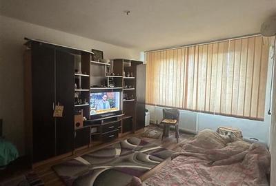 Apartament cu 4 camere decomandat în Giurgiului - 3